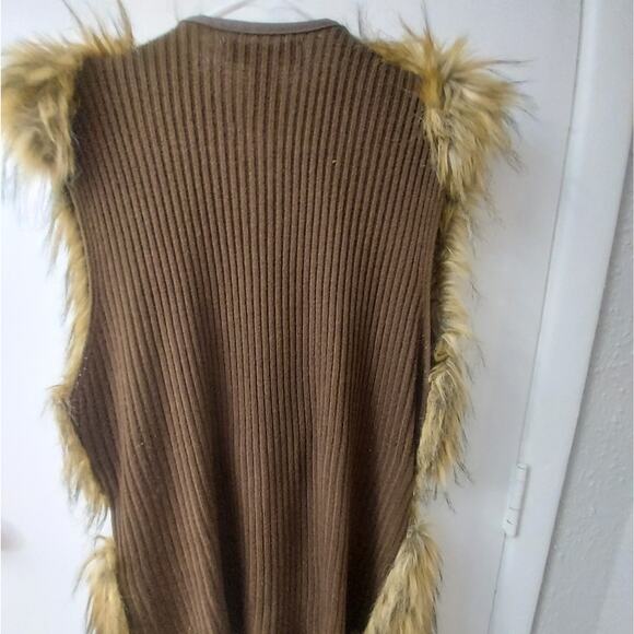 Ashley Stewart Plus Size Faux Fur Jeweled Zip Vest 14/16 Mobwife Castlecore Punk - Picture 5 of 10